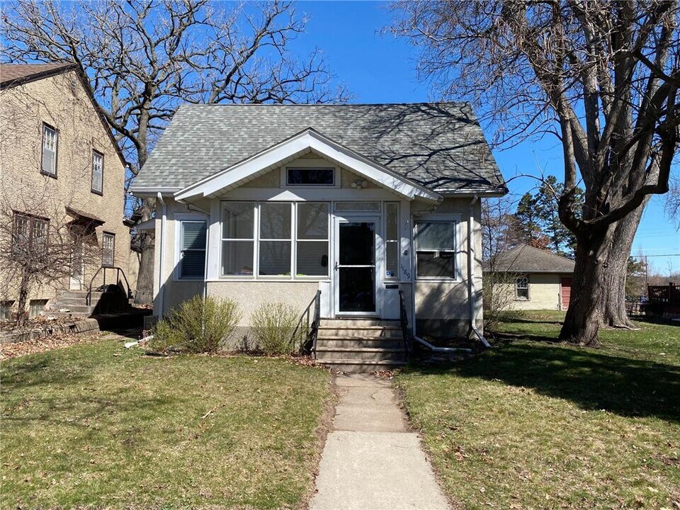 1189 Hawthorne Ave E in St. Paul, MN - Building Photo