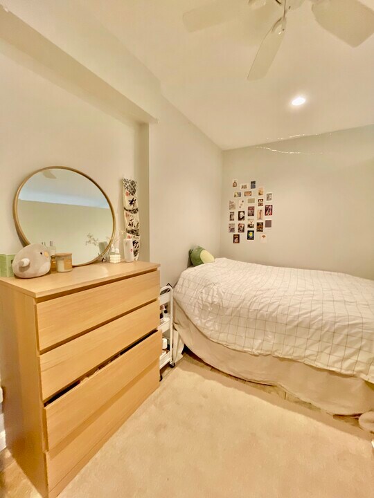 8 Juniper St, Unit 17 in Brookline, MA - Building Photo