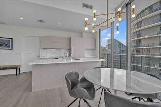 55 SW 9th St in Miami, FL - Building Photo - Building Photo