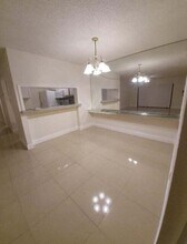 201 Foxtail Dr in Greenacres, FL - Building Photo - Building Photo