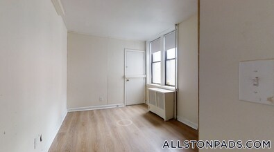 1131 Commonwealth Ave in Boston, MA - Building Photo - Building Photo