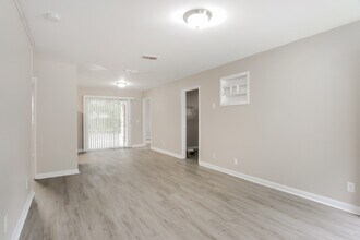 7562 Wheat Rd in Jacksonville, FL - Building Photo - Building Photo