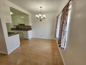 230 Linden Ave in Long Beach, CA - Building Photo - Building Photo