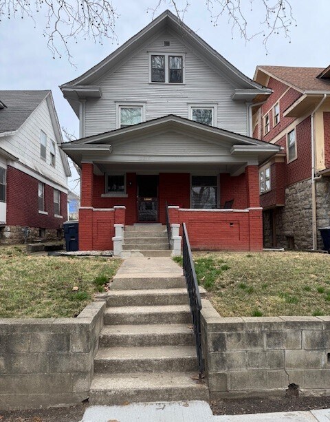 property at 2815 Park Ave