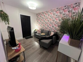 3102 SW 10th St in Miami, FL - Building Photo - Building Photo