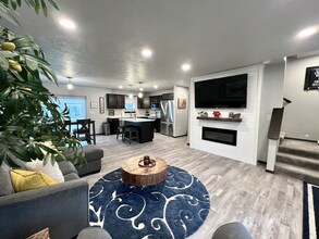 4501 E Whisper Ridge Pl in Sioux Falls, SD - Building Photo - Building Photo