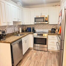 2221 N 61st Ave in Hollywood, FL - Building Photo - Building Photo