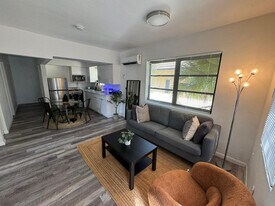 2635 SW 24th Ave in Miami, FL - Building Photo