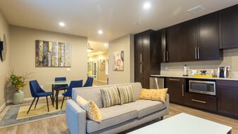 ReNew Forest Creek in Kent, WA - Building Photo