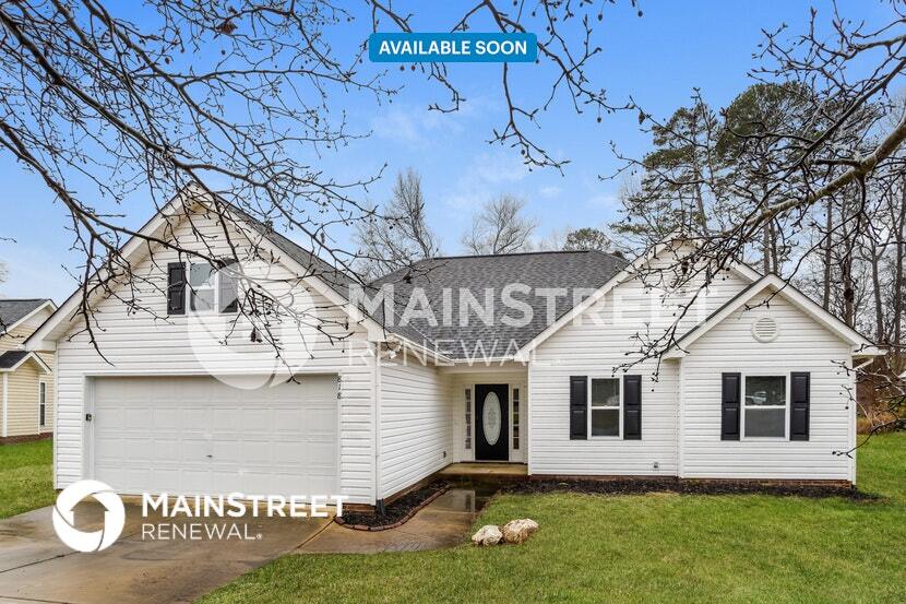 818 White Oak Ln in Matthews, NC - Building Photo
