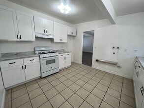 320 Palm Dr in Ridgecrest, CA - Foto de edificio - Building Photo