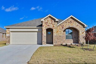 932 Dustwood Dr in Haslet, TX - Building Photo