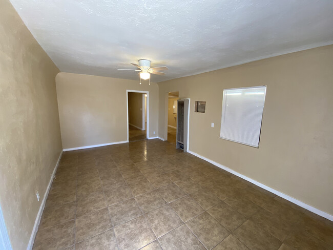 710 Sequoia Dr in Bakersfield, CA - Building Photo - Building Photo