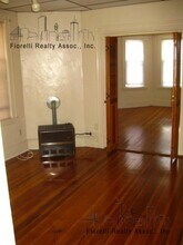 227 Maverick St, Unit 2 in Boston, MA - Building Photo - Building Photo