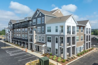 The Pointe at Overlook in Lancaster, PA - Foto de edificio - Building Photo
