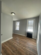 52 Harrison Ave, Unit 4 in Jersey City, NJ - Building Photo - Building Photo