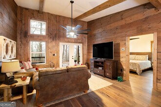 642 Crabapple Dr in Blue Ridge, GA - Building Photo - Building Photo