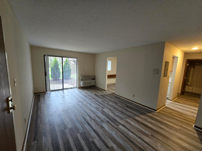 27453 Westown Blvd in Westlake, OH - Building Photo - Building Photo