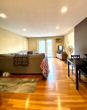 11 Jacqueline Rd in Waltham, MA - Building Photo - Building Photo