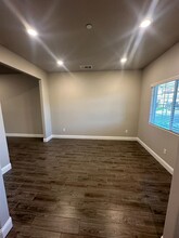 2124 Las Rosas Ave in Clovis, CA - Building Photo - Building Photo