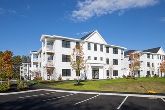 Carriage Walk Apartments in Scarborough, ME - Building Photo - Building Photo
