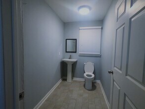 2409 Boiling Springs Rd in Boiling Springs, SC - Foto de edificio - Building Photo