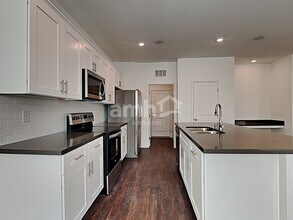 8927 Tiger Tooth Ave in Las Vegas, NV - Building Photo - Building Photo