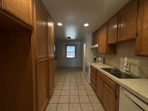 1334 Grape Ave in Modesto, CA - Building Photo - Building Photo