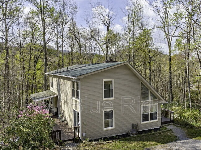 1469 Old Fort Rd in Fairview, NC - Building Photo - Building Photo