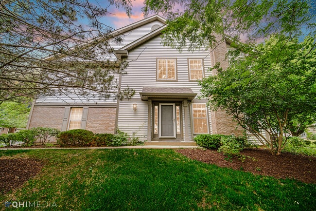 2047 Ivy Ridge Dr in Hoffman Estates, IL - Building Photo - Building Photo