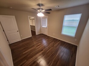 1903 Cypress St in Wagoner, OK - Foto de edificio - Building Photo
