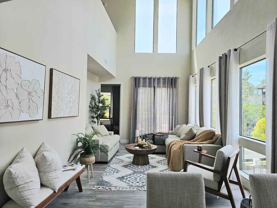8536 Aspect Dr, Unit 1 in San Diego, CA - Foto de edificio