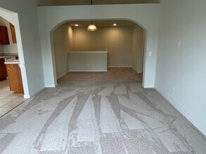 8292 W Annsbury Cir in Shelby Township, MI - Building Photo - Building Photo