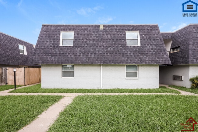 2111 NW Lindy Ave in Lawton, OK - Building Photo - Building Photo
