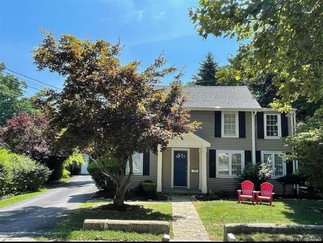 property at 102 Woodbury Rd