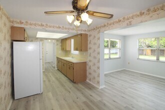 320 Pavonia Rd in Nokomis, FL - Building Photo - Building Photo