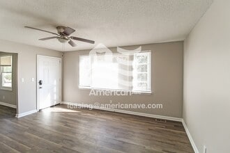 103 Donald Dr in Warner Robins, GA - Foto de edificio - Building Photo