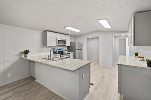 361 Box Road Unit in Gun Barrel City, TX - Building Photo