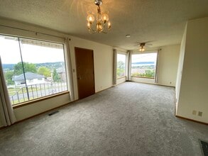 1308 Beacon Way S in Renton, WA - Building Photo - Building Photo