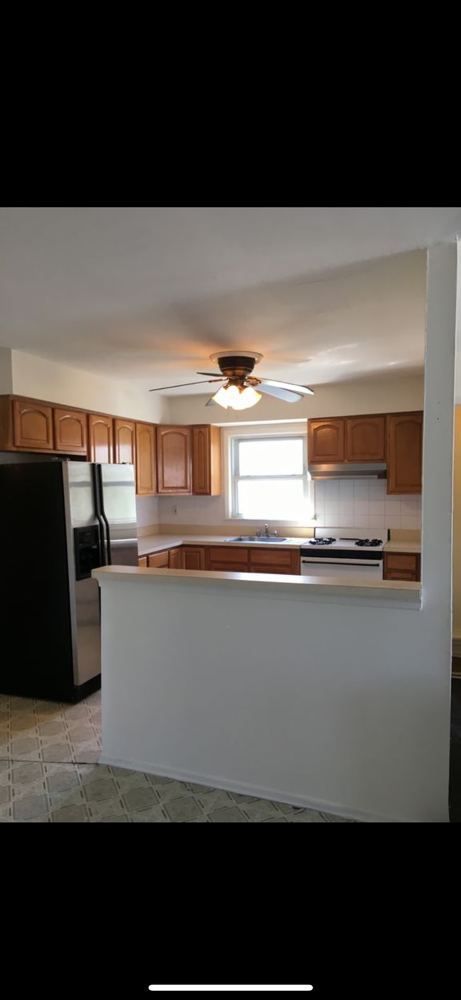 13719 Lafayette St, Unit 2 in Ozone Park, NY - Building Photo - Building Photo