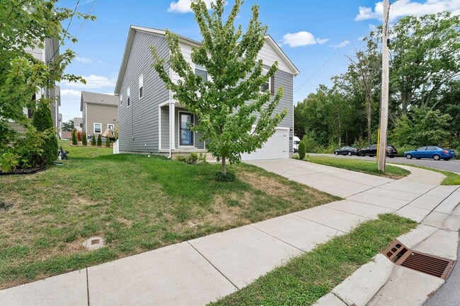 317 Sportsman Dr in La Vergne, TN - Building Photo - Building Photo