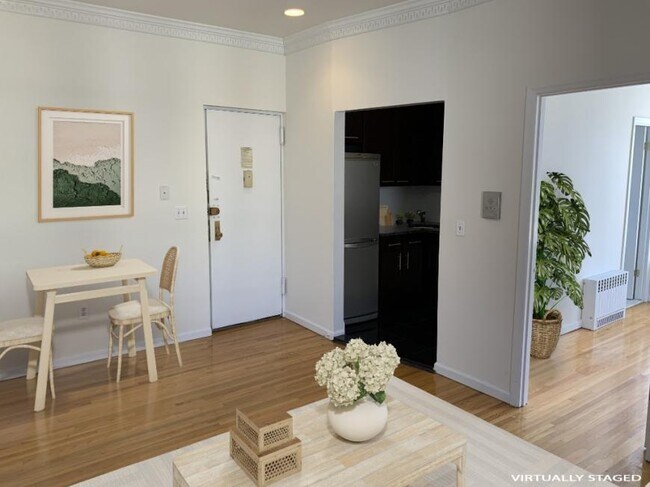 460 W 50th St in New York, NY - Building Photo - Building Photo