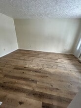 2614 Reo Rd in Lansing, MI - Foto de edificio - Building Photo