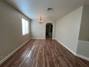 10058 Van Brocklin Way in Elk Grove, CA - Building Photo - Building Photo