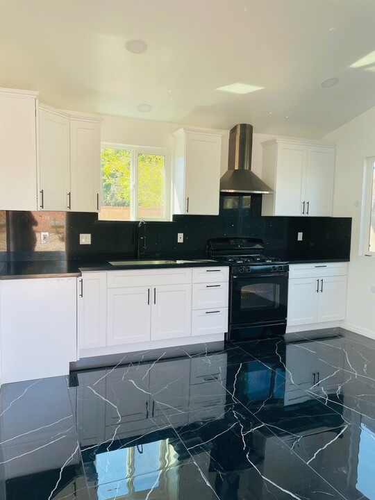 38615 Lemsford Ave in Palmdale, CA - Building Photo