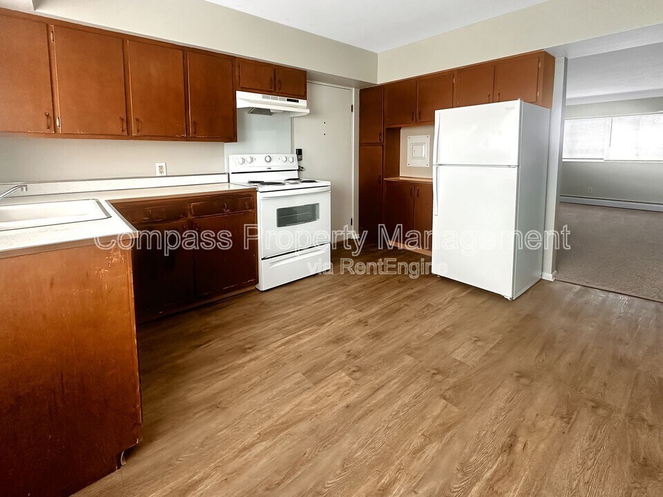 2841 S Burdick St in Kalamazoo, MI - Building Photo