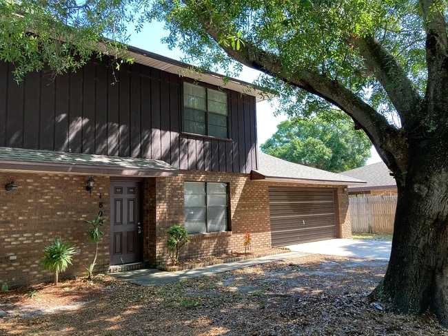 1802 Stewart Pl