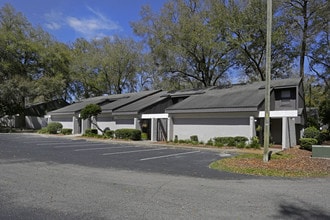 Woodland Villas in Gainesville, FL - Building Photo - Building Photo