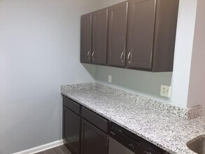 7700 Bernardo Dr in Riverdale, GA - Building Photo - Building Photo