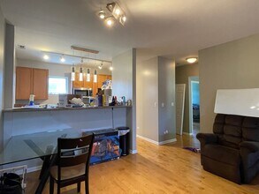 807 W University Ln in Chicago, IL - Building Photo - Building Photo